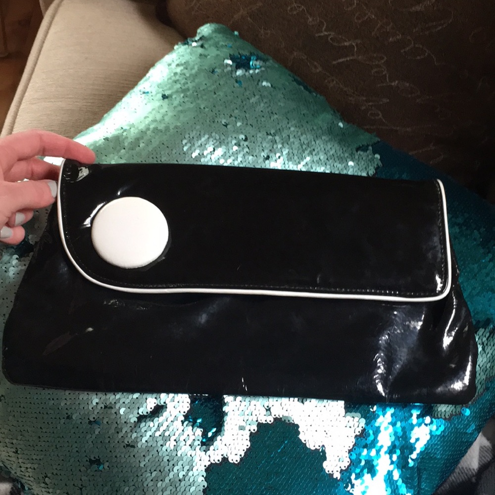 Black and white Goldenbleu patent leather clutch